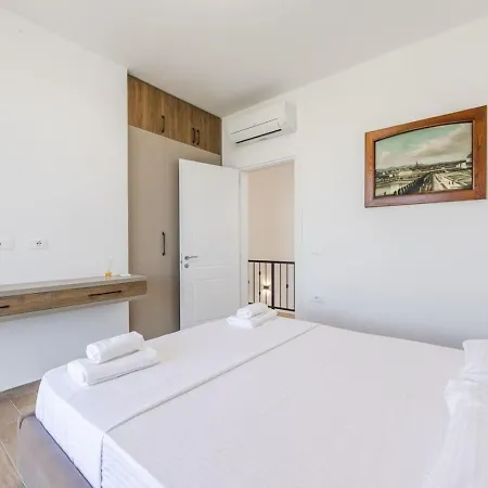Sea Garden Retreat Modern Coastal By Pikhost