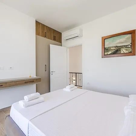 Sea Garden Retreat Modern Coastal By Pikhost ヴィラ *